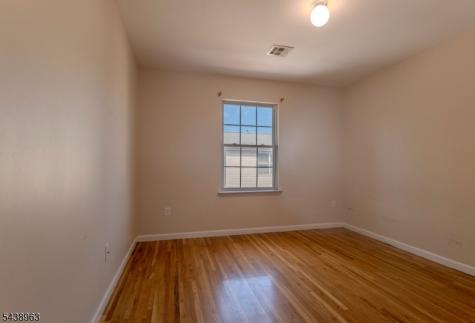 28 Triton Terrace Newark NJ 07104