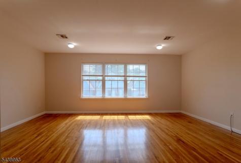 28 Triton Terrace Newark NJ 07104