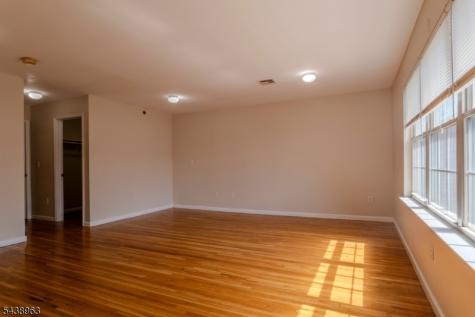 28 Triton Terrace Newark NJ 07104