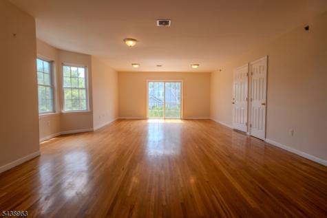 28 Triton Terrace Newark NJ 07104