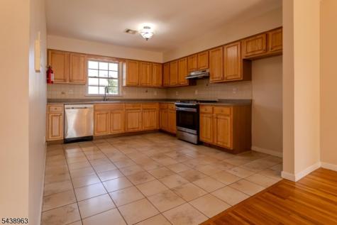28 Triton Terrace Newark NJ 07104