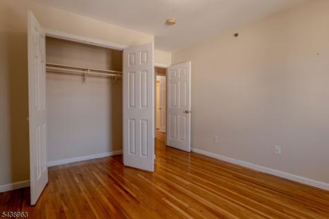 28 Triton Terrace Newark NJ 07104