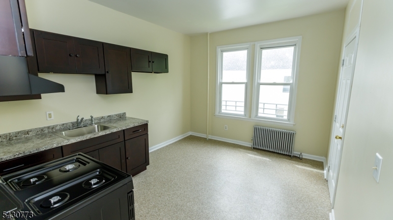 428 Avon Avenue Newark NJ 07108