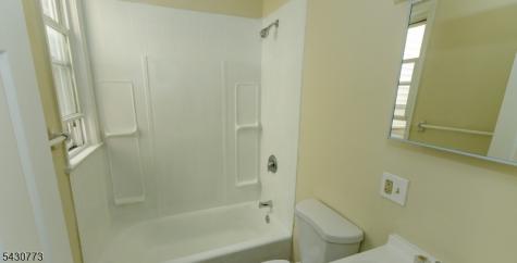 428 Avon Avenue Newark NJ 07108