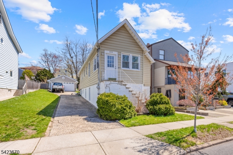 632 Chase Avenue Lyndhurst NJ 07071