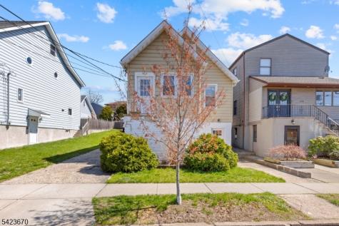 632 Chase Avenue Lyndhurst NJ 07071