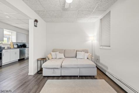 632 Chase Avenue Lyndhurst NJ 07071