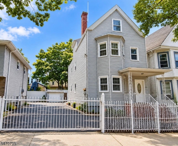 806 Ridge Street Newark NJ 07104