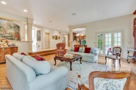 787 Peach Tree Lane Franklin Lakes NJ 07417