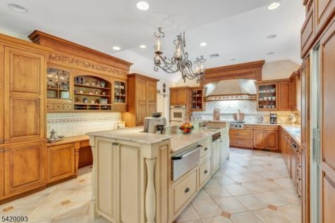 787 Peach Tree Lane Franklin Lakes NJ 07417