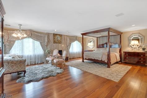 787 Peach Tree Lane Franklin Lakes NJ 07417