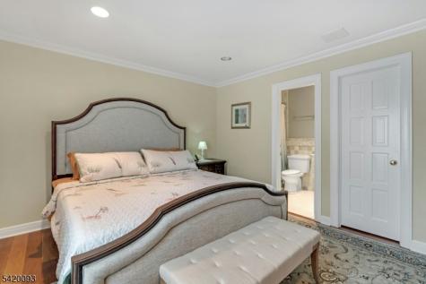 787 Peach Tree Lane Franklin Lakes NJ 07417