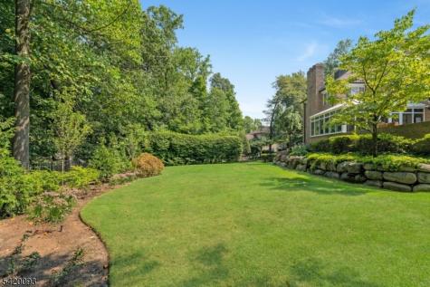 787 Peach Tree Lane Franklin Lakes NJ 07417