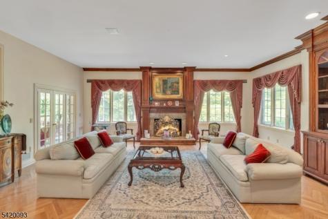 787 Peach Tree Lane Franklin Lakes NJ 07417