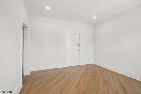 34 Main St, Apt B Millburn NJ 07041