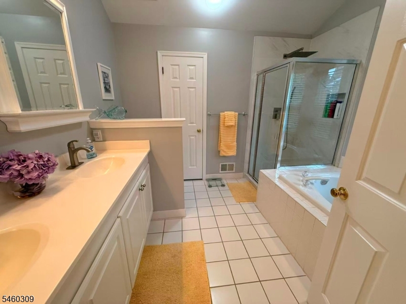 63 Dorchester Dr Ondo Bernards NJ 07920