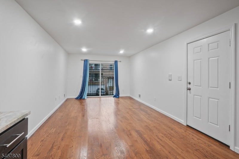 44 Wainwright Street Newark NJ 07112