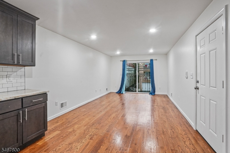 44 Wainwright Street Newark NJ 07112