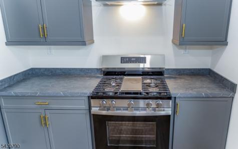 182 Ellery Avenue Newark NJ 07106