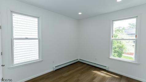 182 Ellery Avenue Newark NJ 07106