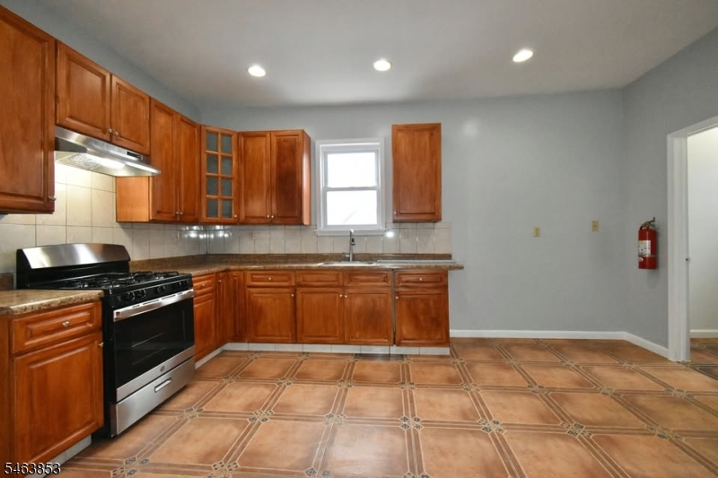 659 S 17th Street Newark NJ 07103