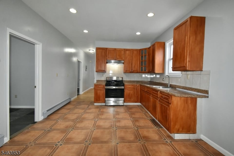 659 S 17th Street Newark NJ 07103