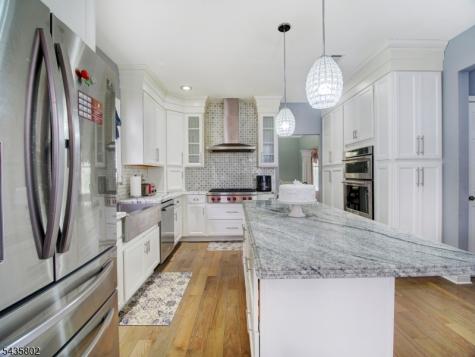 14 Hemingway Drive Roxbury NJ 07852