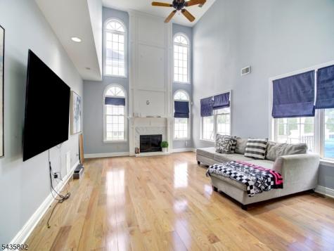 14 Hemingway Drive Roxbury NJ 07852