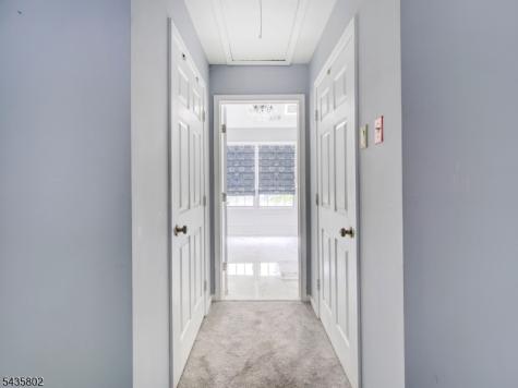 14 Hemingway Drive Roxbury NJ 07852