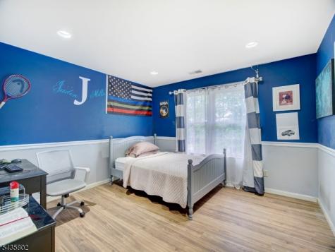 14 Hemingway Drive Roxbury NJ 07852