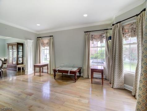 14 Hemingway Drive Roxbury NJ 07852