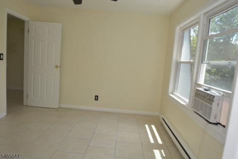 14 Oak Ridge Road West Milford NJ 07435