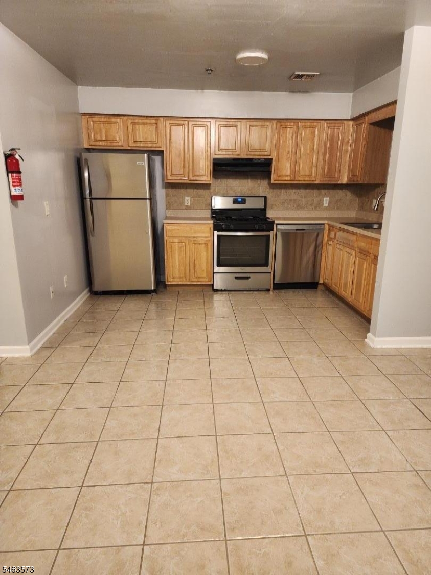 49 Crawford Street Newark NJ 07102