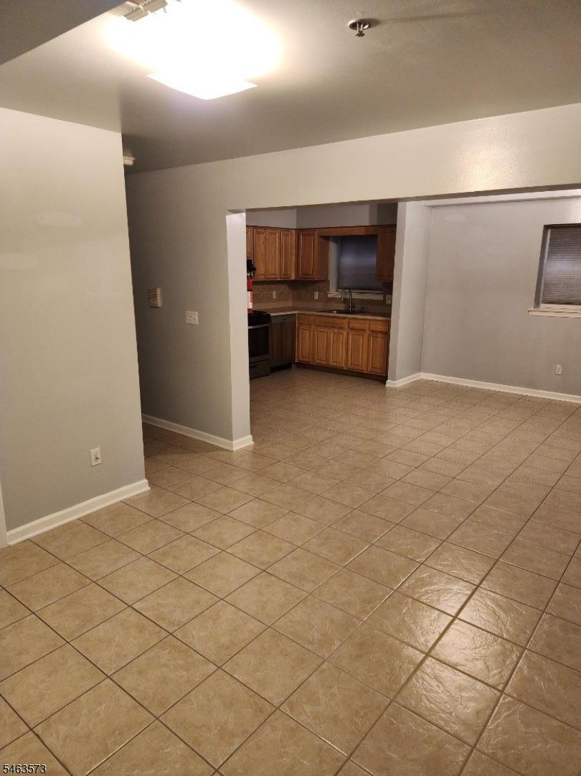 49 Crawford Street Newark NJ 07102