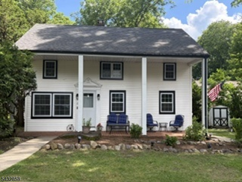 6 Standish Lane Kinnelon NJ 07405