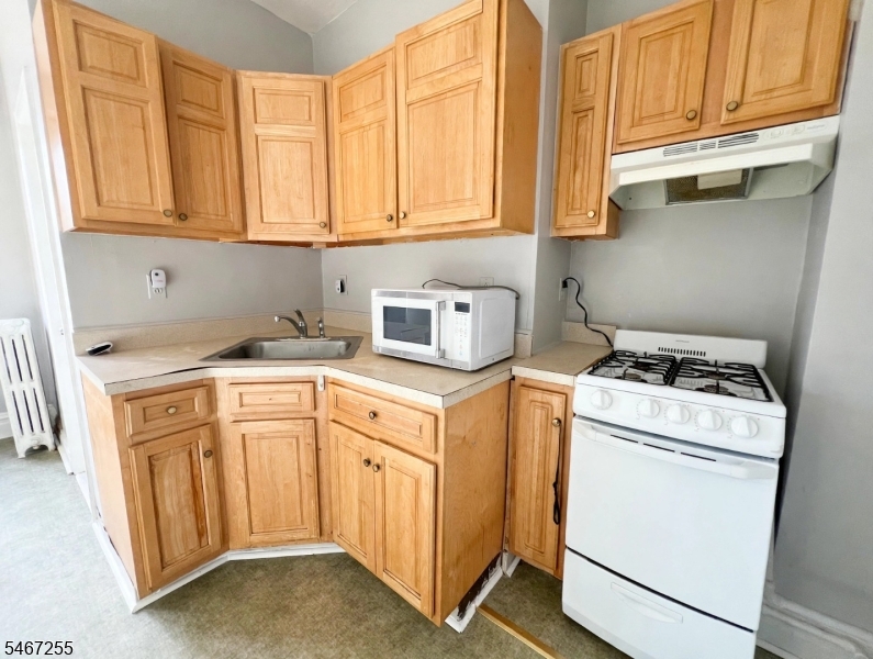 9101 Bergenwood Avenue North Bergen NJ 07047