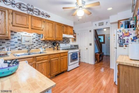 20 Maple Avenue Clinton NJ 08801
