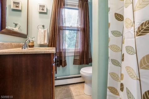 20 Maple Avenue Clinton NJ 08801