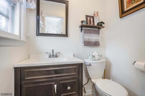 20 Maple Avenue Clinton NJ 08801