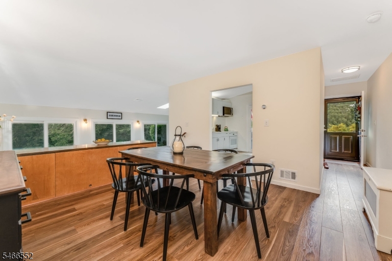 23 Highland Circle Clinton NJ 08801
