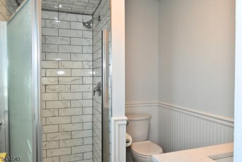 10 Garden Drive Elmwood Park NJ 07407