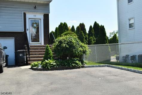 10 Garden Drive Elmwood Park NJ 07407