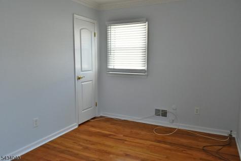10 Garden Drive Elmwood Park NJ 07407