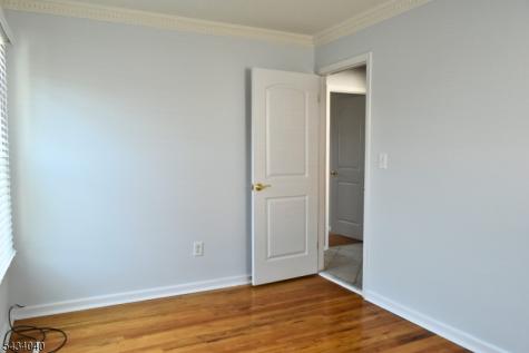 10 Garden Drive Elmwood Park NJ 07407