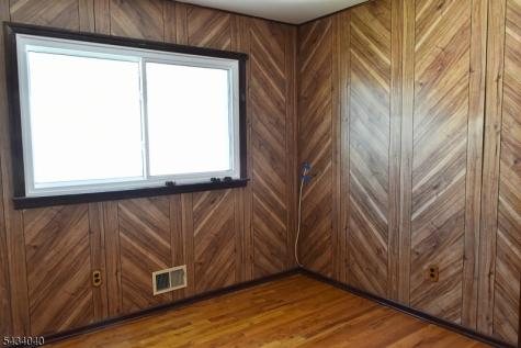 10 Garden Drive Elmwood Park NJ 07407