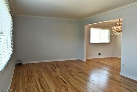 10 Garden Drive Elmwood Park NJ 07407