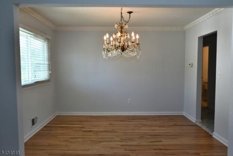 10 Garden Drive Elmwood Park NJ 07407