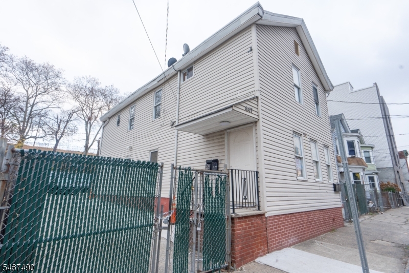 445 Summer Street Paterson NJ 07501