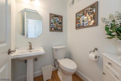 31 Cooper Lane Long Hill NJ 07946