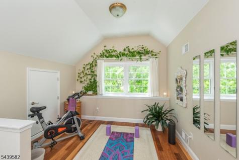 31 Cooper Lane Long Hill NJ 07946